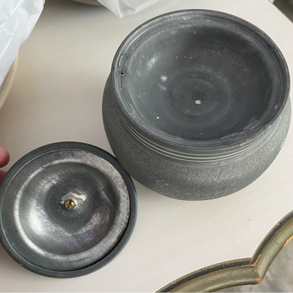 Vintage Powder Puff Trinket Music Box - Picture 5 of 9